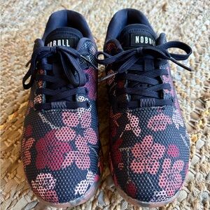 No Bull floral shoe size 9